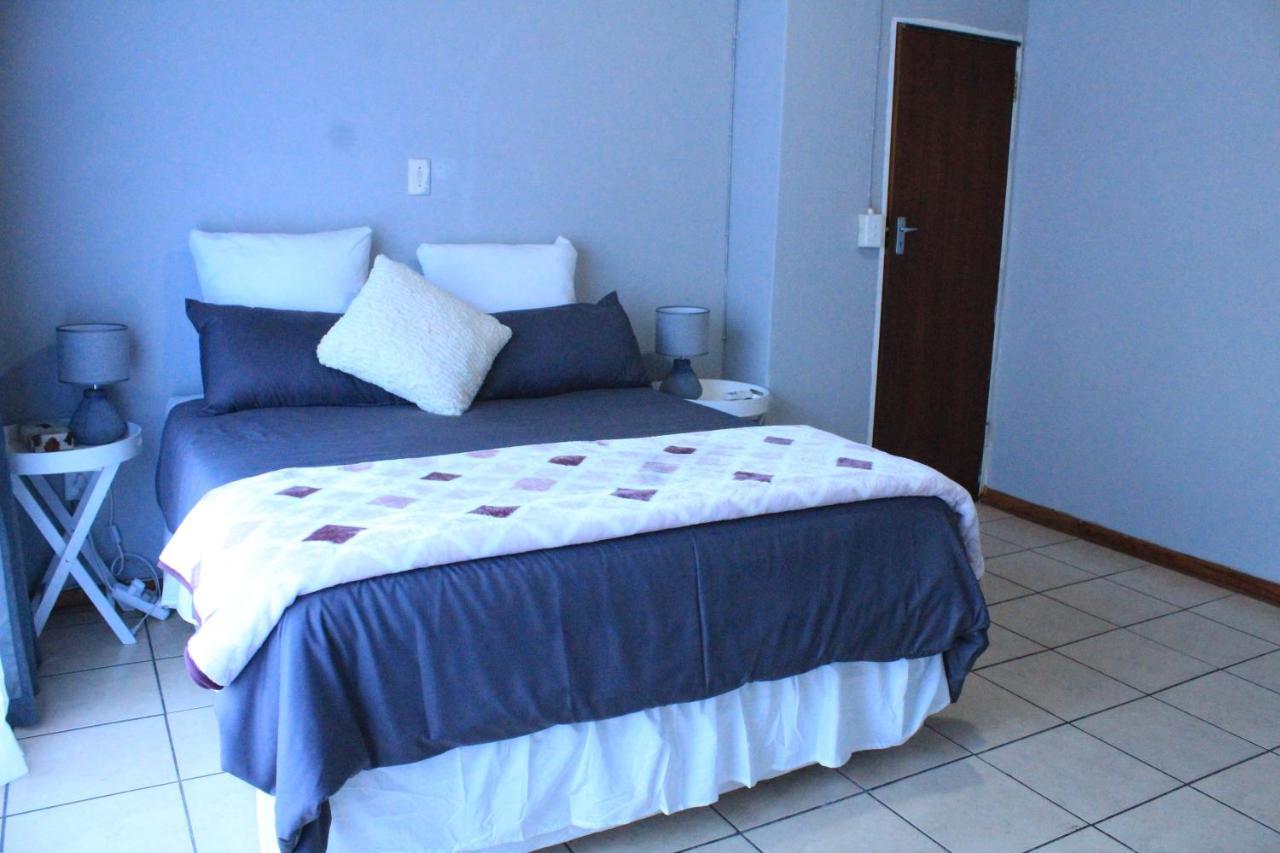 Meyiwa Guest Palace Newcastle Esterno foto
